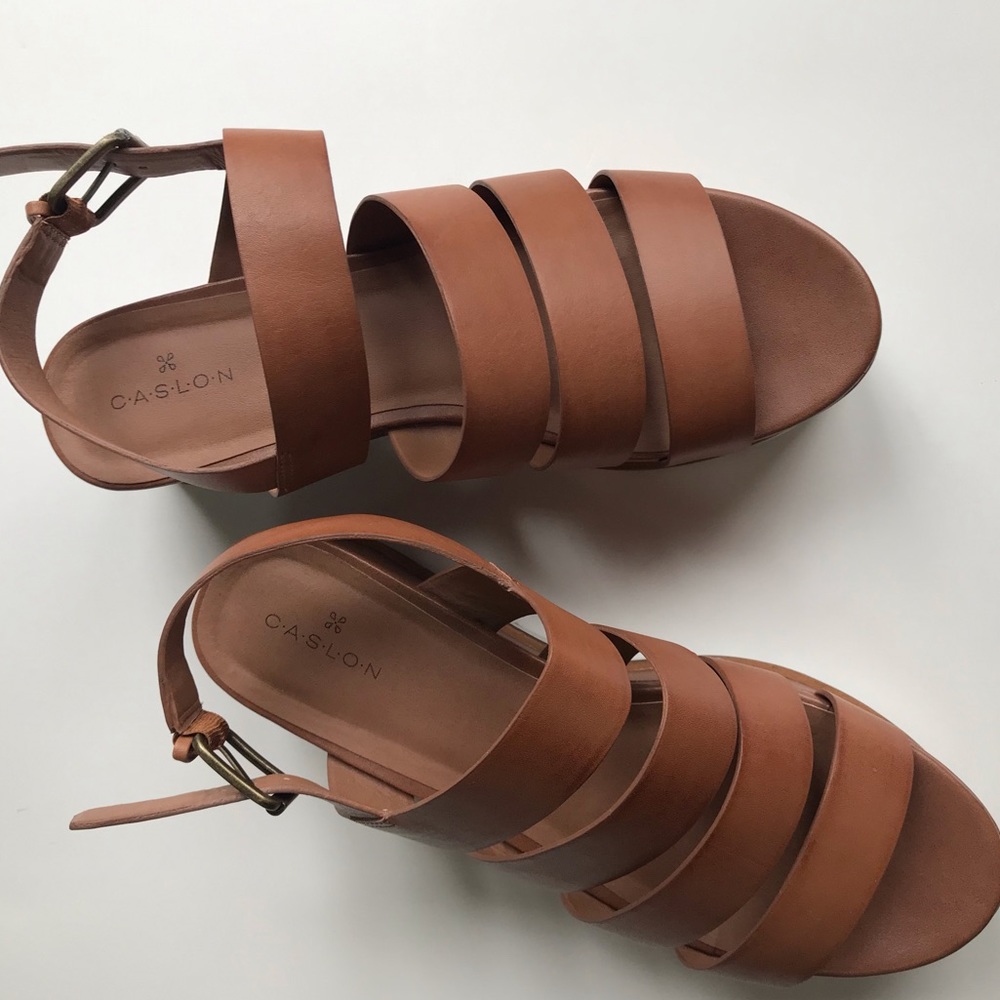 Platform Sandals - Picture 2 of 4